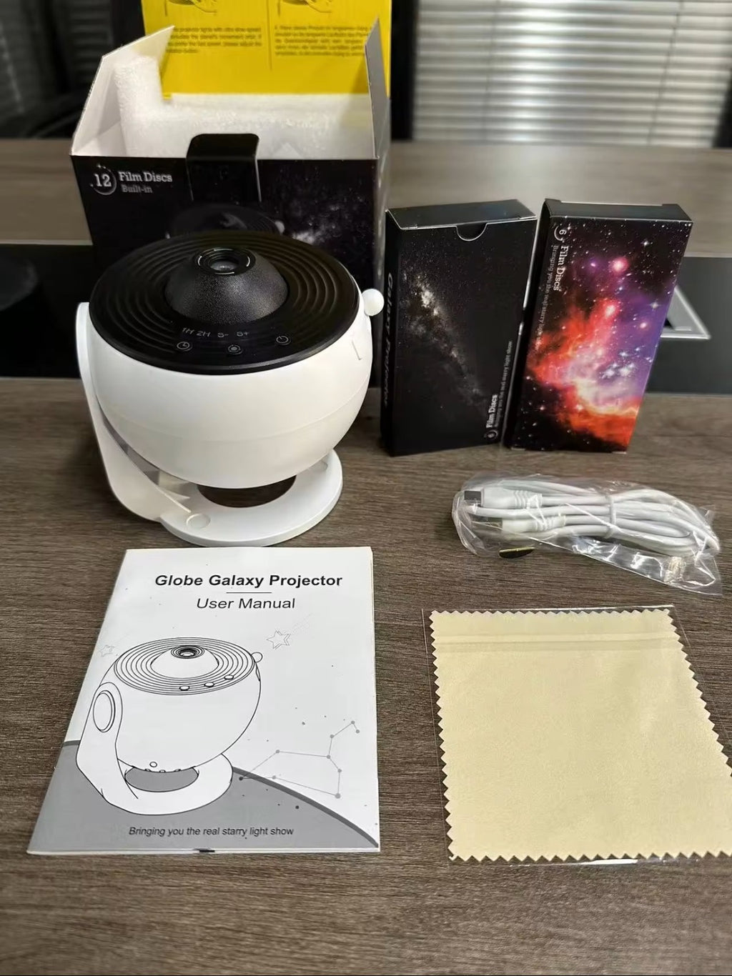 Lampa Proiector LED Moderna cu Proiectie 360° – Cer Instelat si Galaxie, pentru Copii si Adulti
